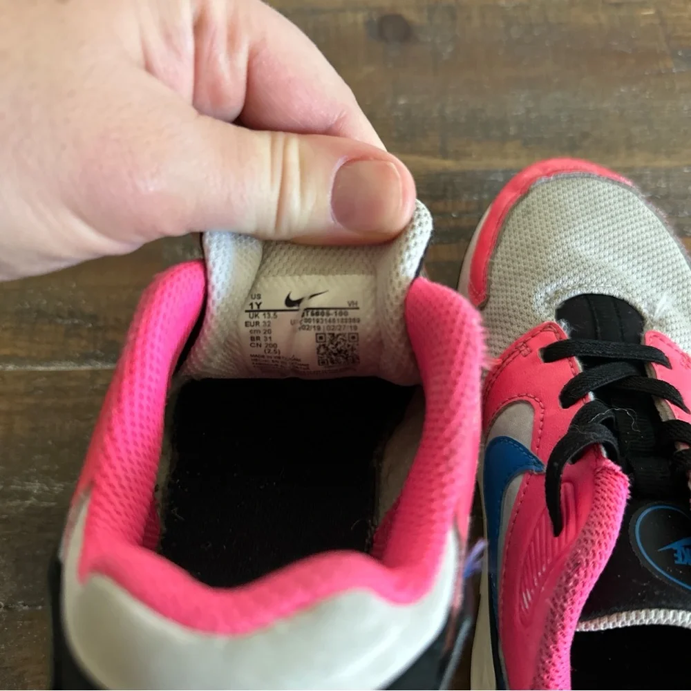 Nike pink running